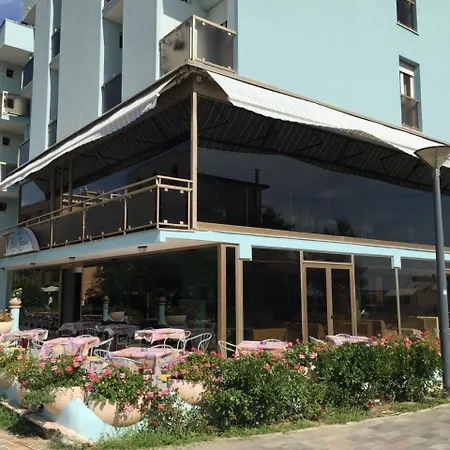 Medusa Hotel 3*